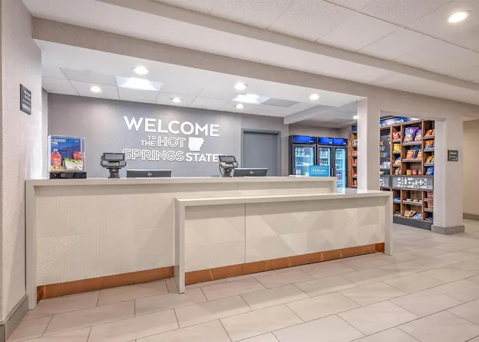 Hampton Inn & Suites West