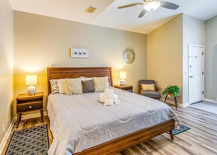 Golf Villa Near Sunset Beach & Intracoastal!