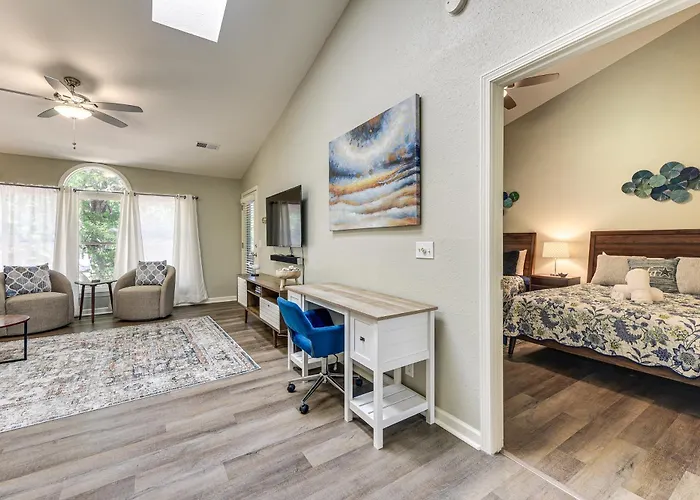 Resort Condo ~ 2 Mi To Sunset Beach Seashore!