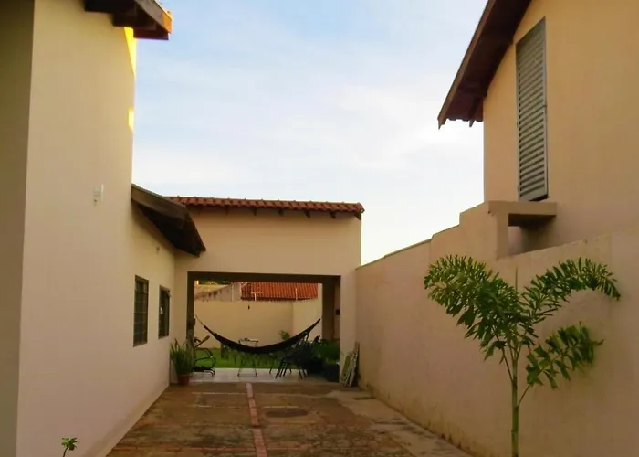 Hostel ElianeMS Quartos Privativos com Banheiro