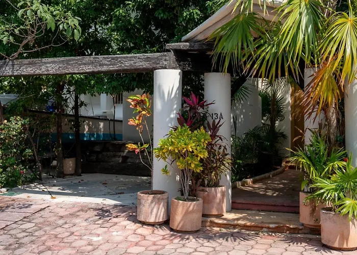  Castillo- Stunning Lagoon Front