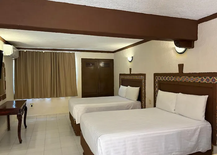  Suites Cancun Center