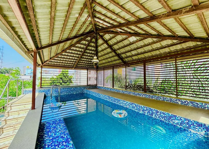 Lagoon Luxe 4Bhk Luxury Terrace Pool With Private Theatre & Pool Table By Spacez