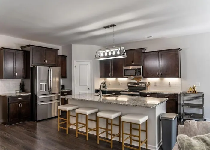 Serene South Henley - Near Downtown Southern Pines!
