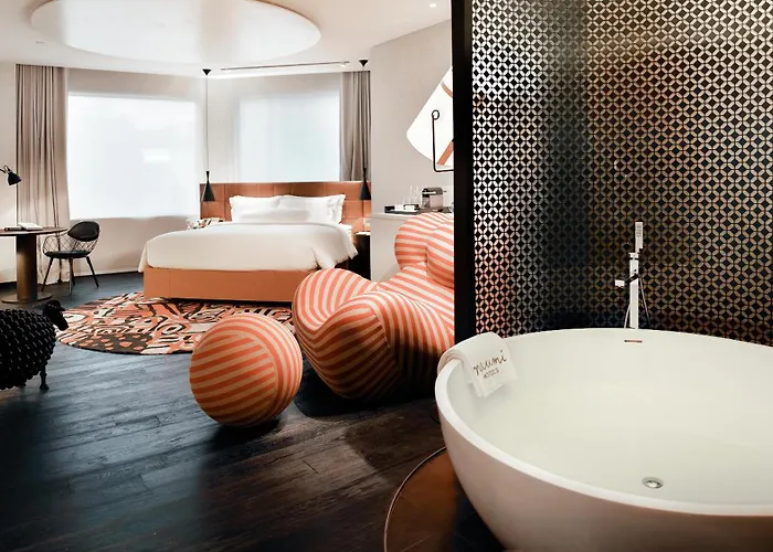 Boutique hotel only: Naumi Hotel Singapore