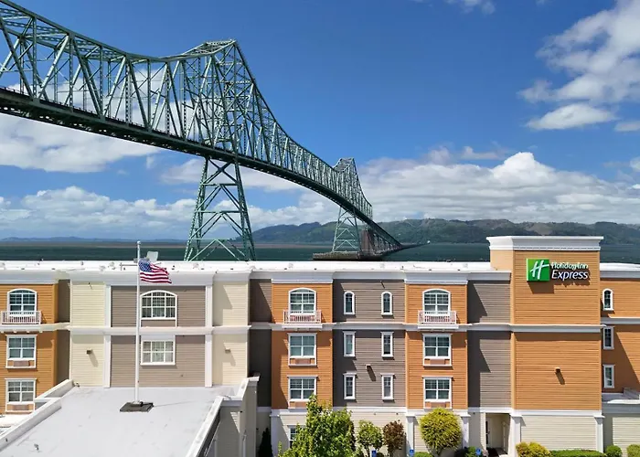 Holiday Inn Express & Suites By Ihg