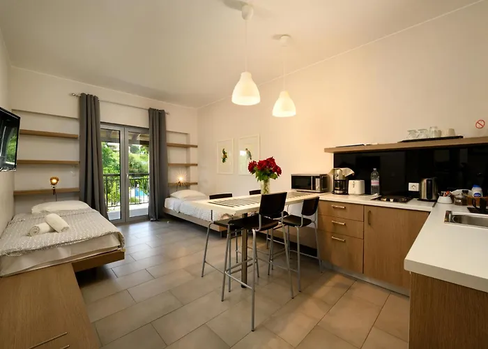 Orange Grove Suites