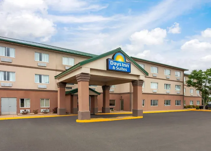 Days Inn & Suites By Wyndham Morris I-80
