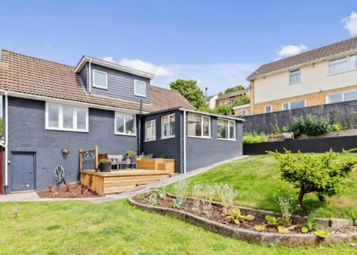 Cozy Dover House With 4 Bedrooms
