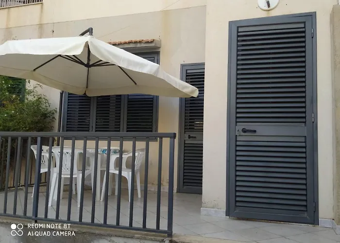 Calafarina House