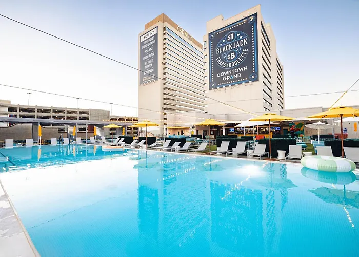 Jacuzzi hotel: Downtown Grand Hotel & Casino