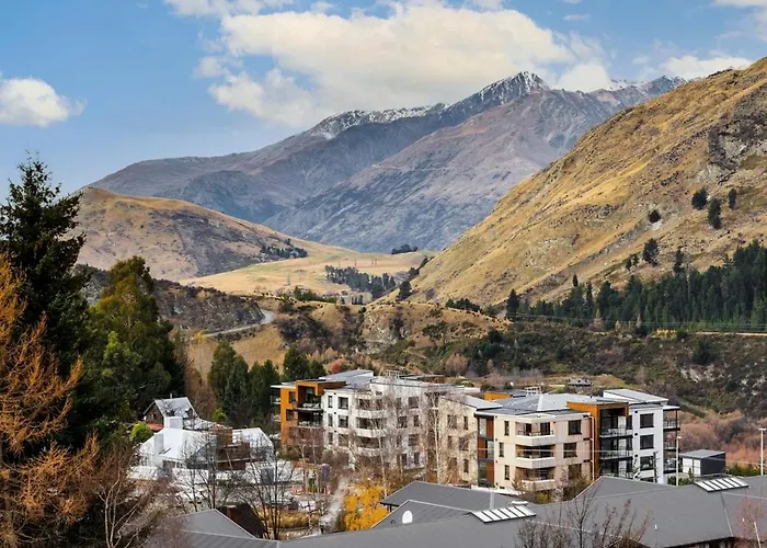 Modern Luxury Condo Shotover Views