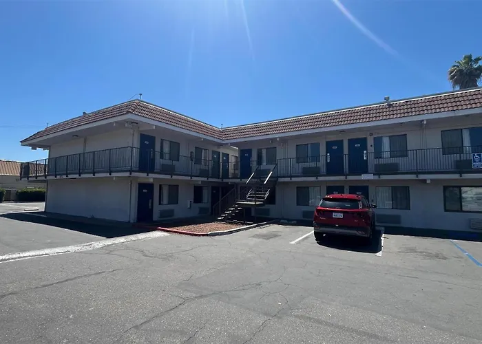 Motel 6 , Ca