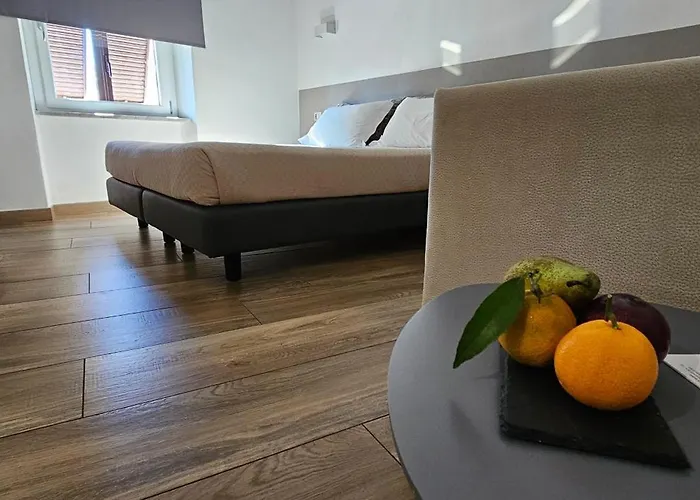 Sarzana'S Rooms