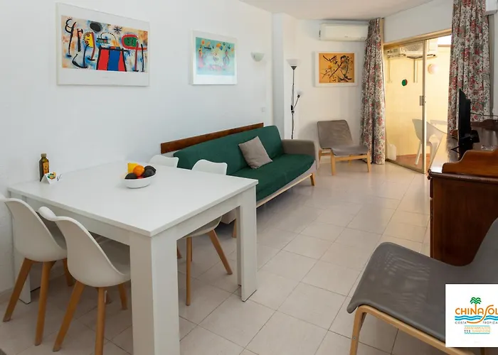 Hotel cerca del colegio: Apartamentos Chinasol
