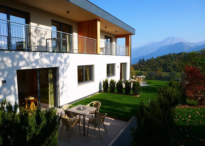 Felsenegg Appartements - Moderne Wohnungen Im Luftkurort Mit Traumhaftem Garten Naehe Meran Fuer Paare Und Familien