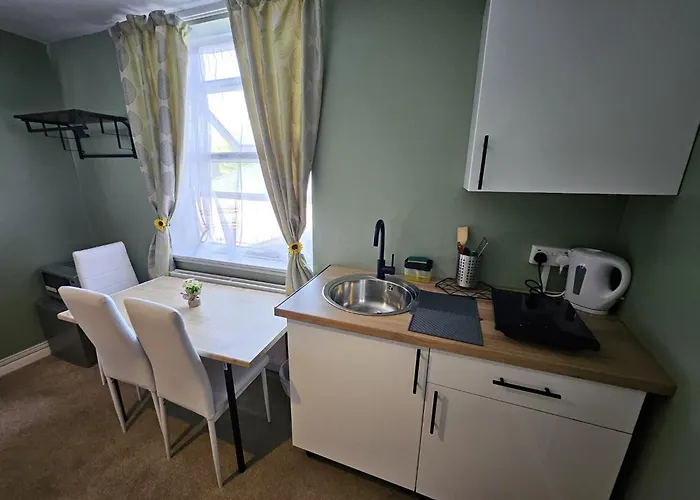 My Aparthotels Inn By The Sea, Portsmouth, Parking Ev 22Kw Available