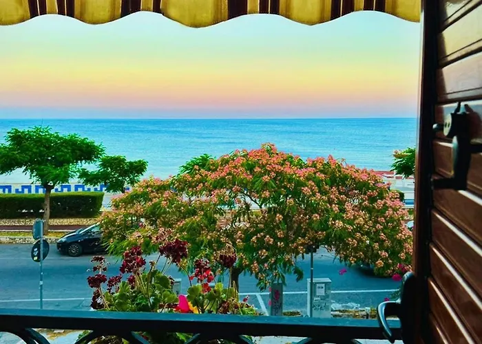 B&B: Hice Room Lungomare Fronte Mare