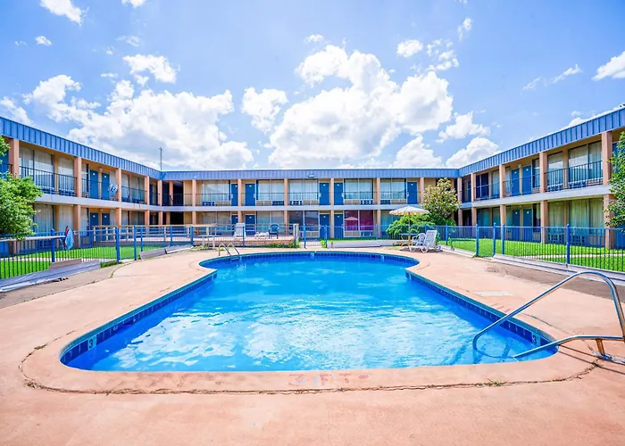 Motel: Castle Inn & Suites By Oyo Lawton