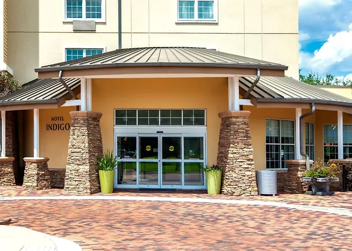 Resort: Hotel Indigo Jacksonville-Deerwood Park By Ihg