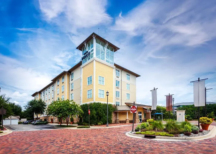 Resort: Hotel Indigo Jacksonville-Deerwood Park By Ihg