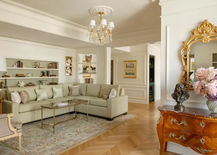 Hotel met tennis: Four Seasons Hotel George V Paris