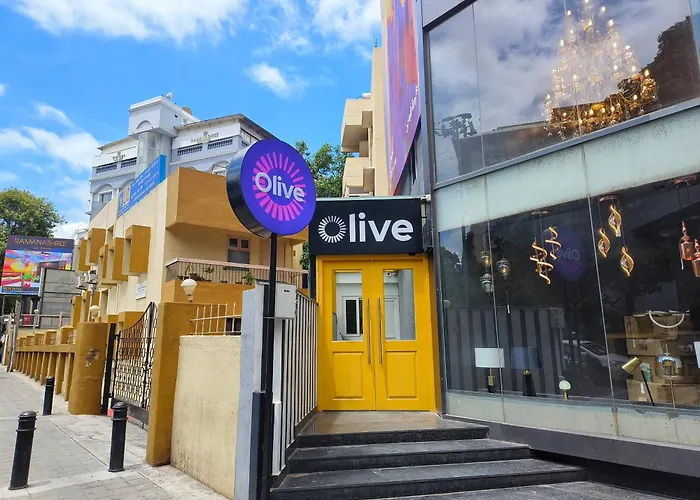 Сity center hotels Olive Zip Richmond Circle By Embassy Group