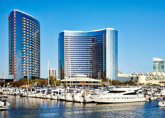 Hotels with pool Marriott Marquis San Diego Marina