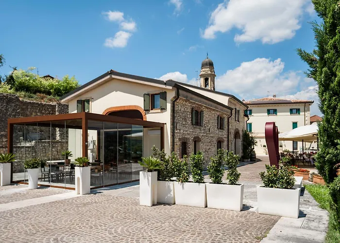 Castrum Wine Relais - Albergo Diffuso