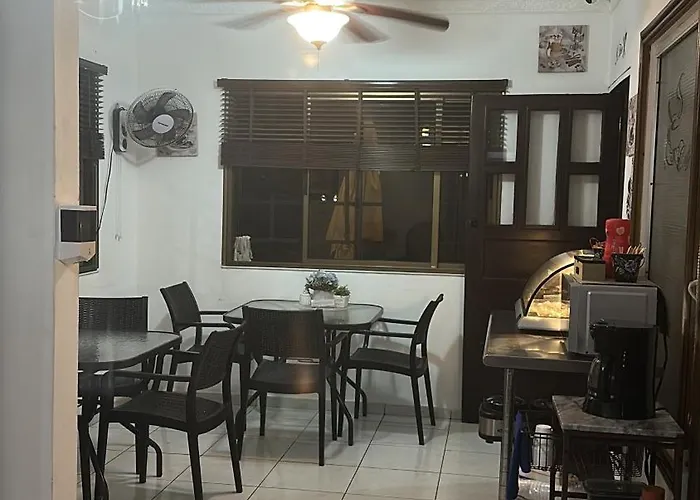 Hostal Compostela Inn