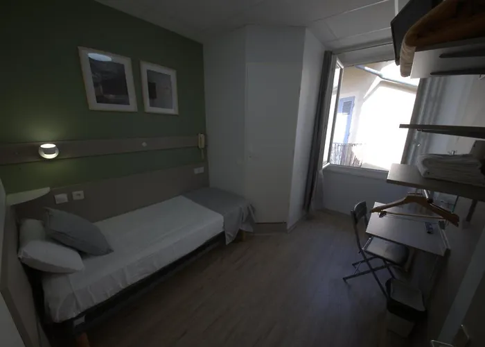 Hotel Lux