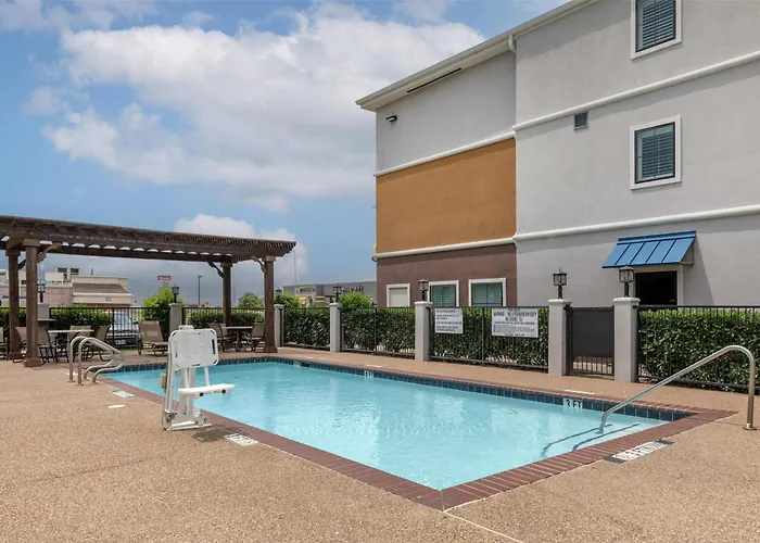 Hotel: Best Western Plus Denton Inn & Suites