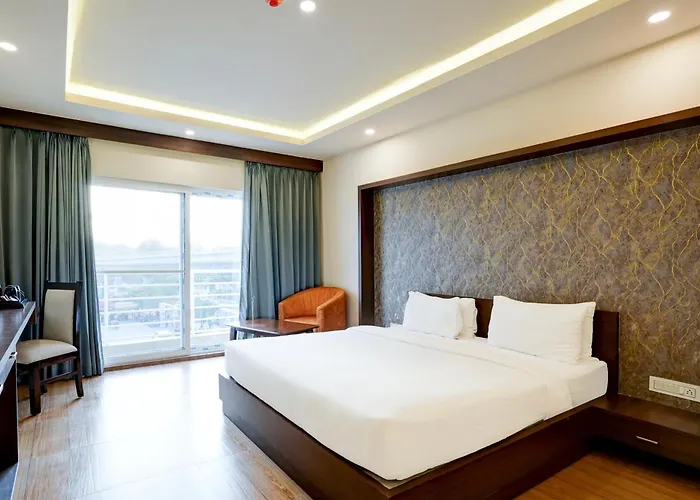 Super Townhouse Oak Mahadevapura Opposite Phoenix Mall Formerly Grand Wilton Inn