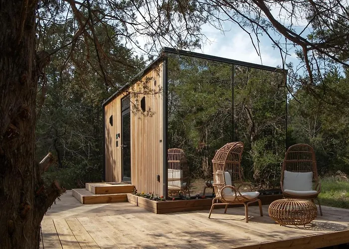 Lakeside Oeoed Mirror Cabin #1 - Nature Getaway
