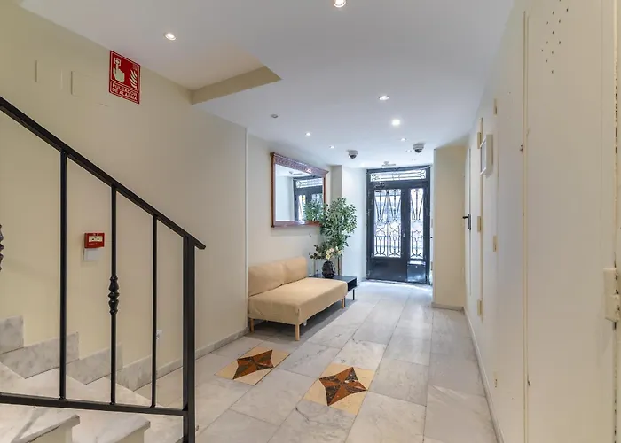 Hotel cerca del colegio: Apartamentos Madrid