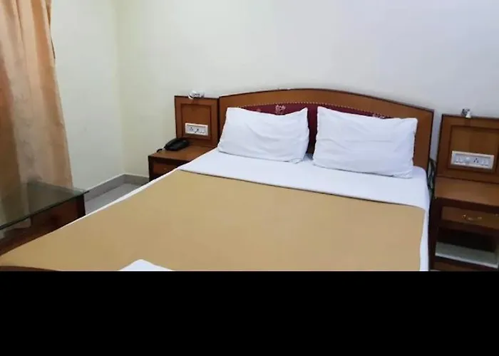 Guest house: Dp Oberoi Residency