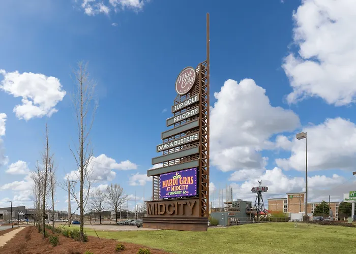 Hotels with pool Holiday Inn Huntsville - Research Park By Ihg