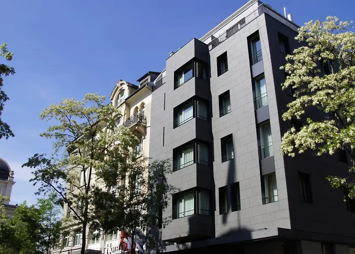 Hotel Jacuzzi: Opera Hotel Zuerich