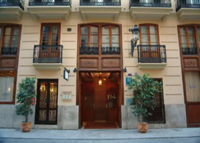 Ad Hoc Monumental 1881