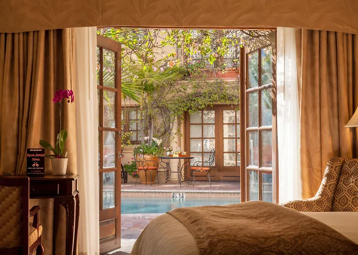 Best Western Plus Sunset Plaza Hotel