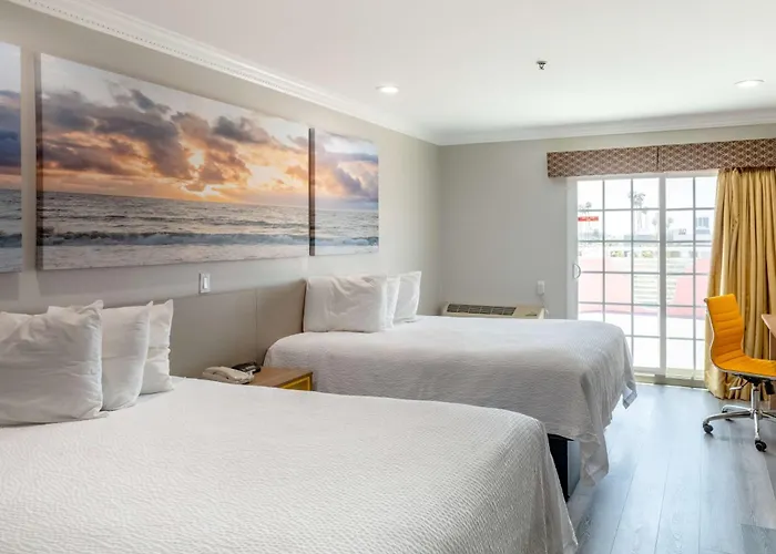 3 star hotel: Days Inn By Wyndham Santa Monica