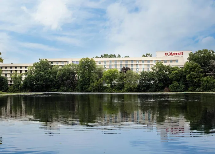 Cheap hotel: Boston Marriott Newton