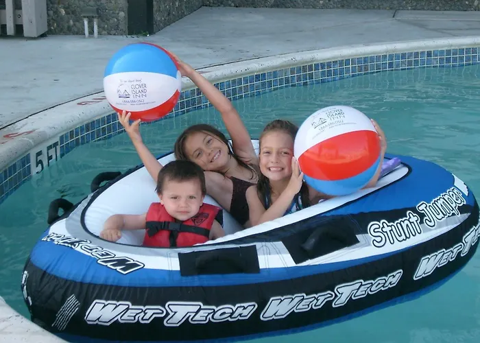 Romantic hotel: Clover Island Inn