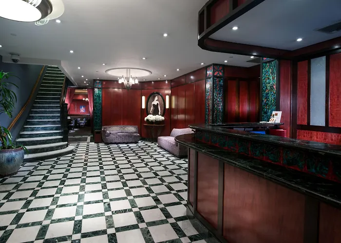 Family Hotel: Washington Square Hotel