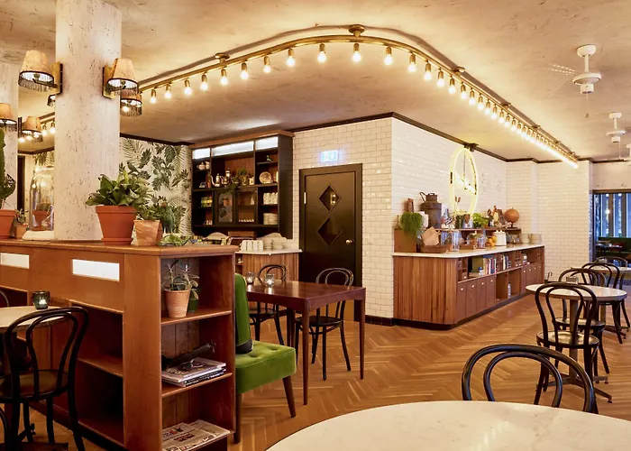 Max Brown Midtown, Part Of Sircle Collection