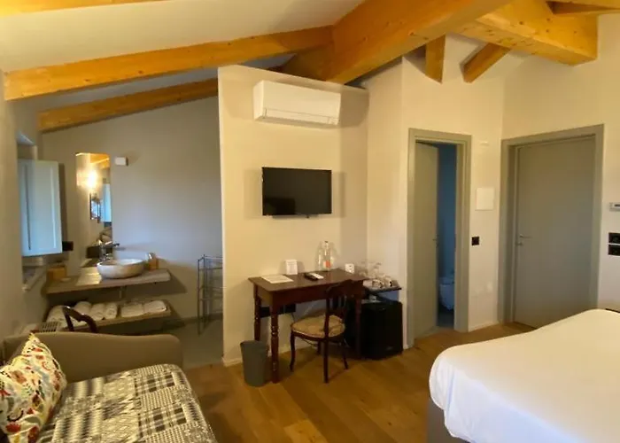 Albergo centrale: Borgese Camere e Suites