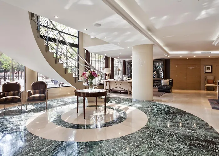 Family Hotel: Acta City47