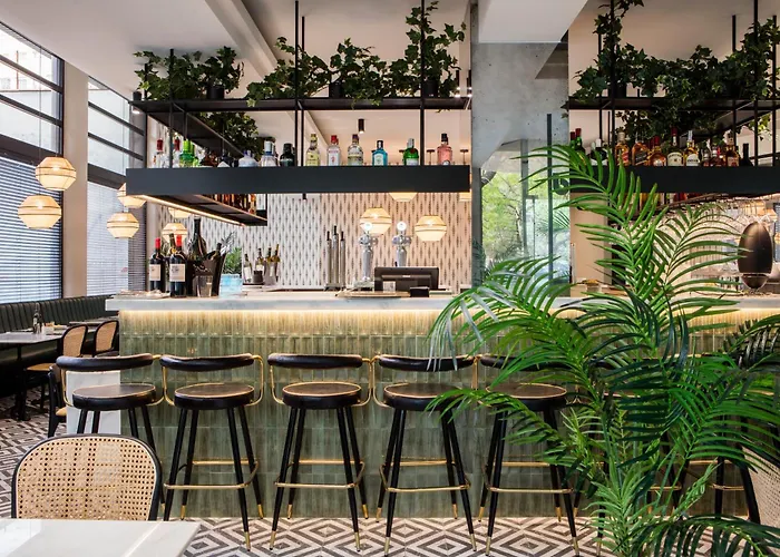 Family Hotel: Acta City47