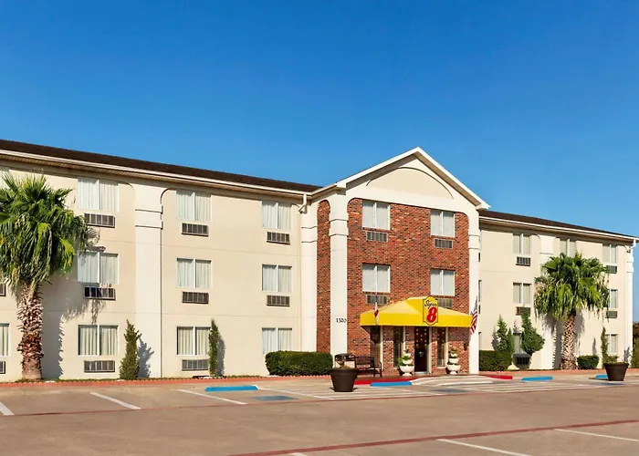 Super 8 By Wyndham Waco University Area