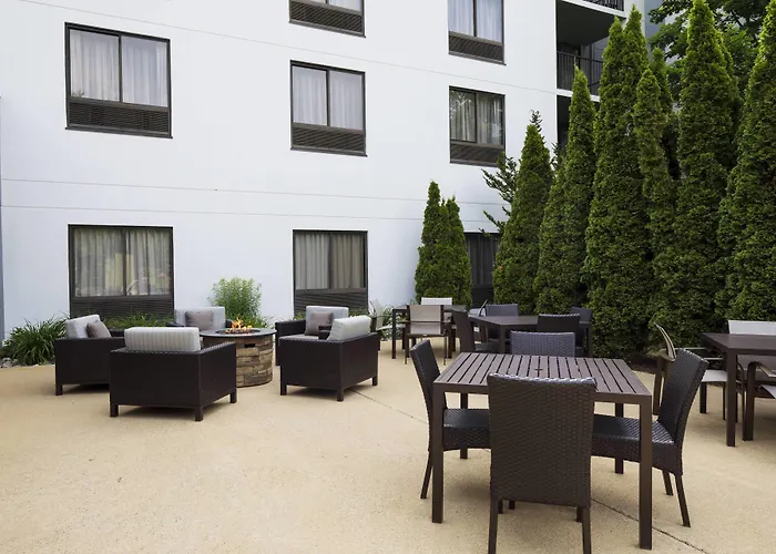 Cheap hotel: Courtyard By Marriott Portsmouth